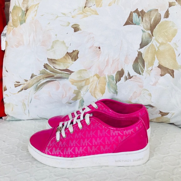 Michael Kors Ivy Dee Fuschia Sneaker - Picture 7 of 8